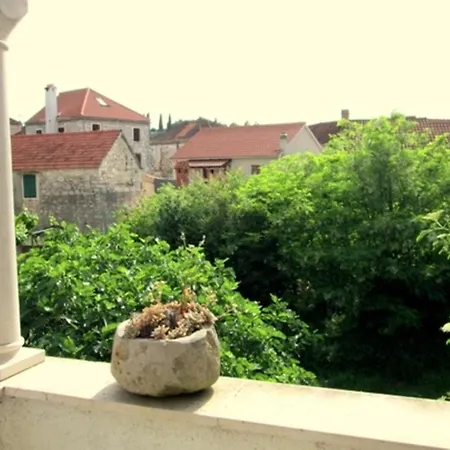 Lucy * Milna (Brac)