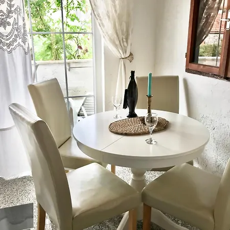 Lucy Apartment